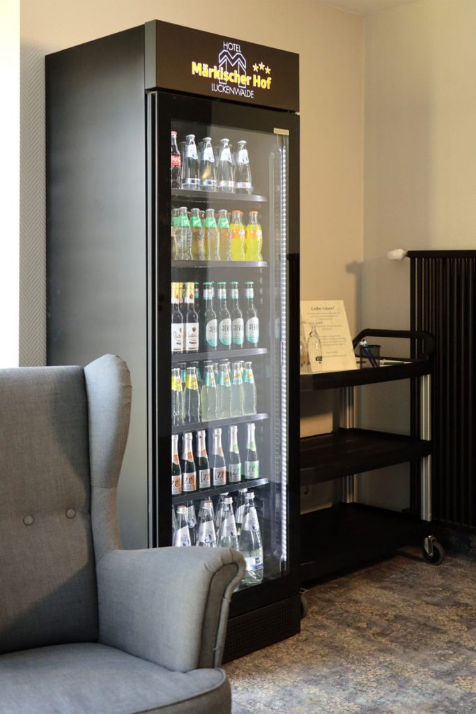 Maxi statt Minibar - 24/7 - unser Getränkekühlschrank in der 3. Etage